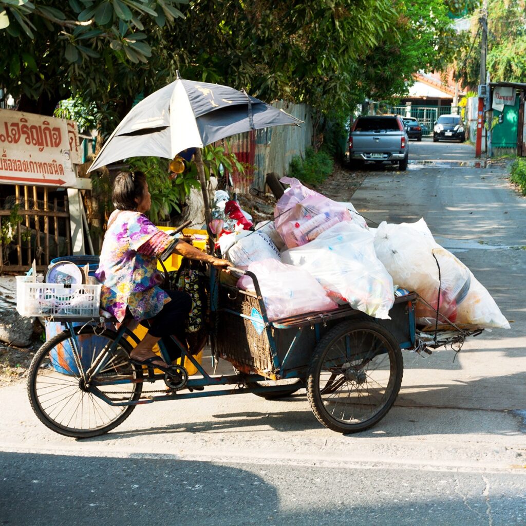 This first-of-its-kind global gender analysis examines the status of women working in recycling and waste management in both the formal and informal sectors.